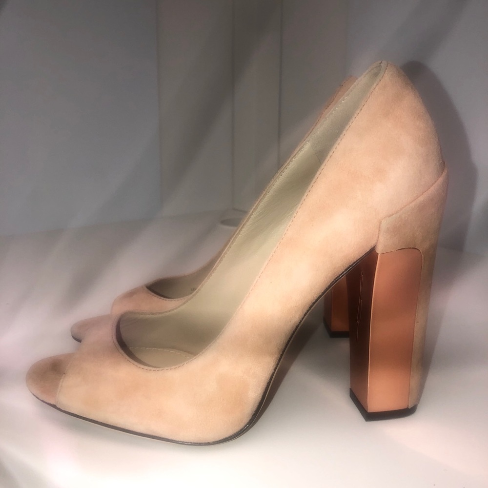 B Brian Atwood pale coral suede metallic heels